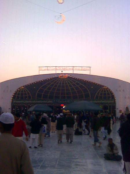 Urs Mubarak Darbar hazrat Data Ganj Bakhsh 23 Jan 2011 Photos 007.jpg